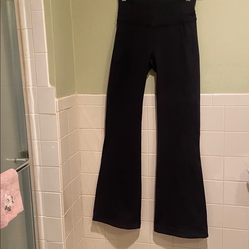 🩷Lululemon athletica Black Women's Flared Pants. Size 6